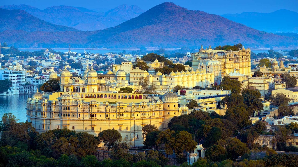Strangers Trip to Udaipur